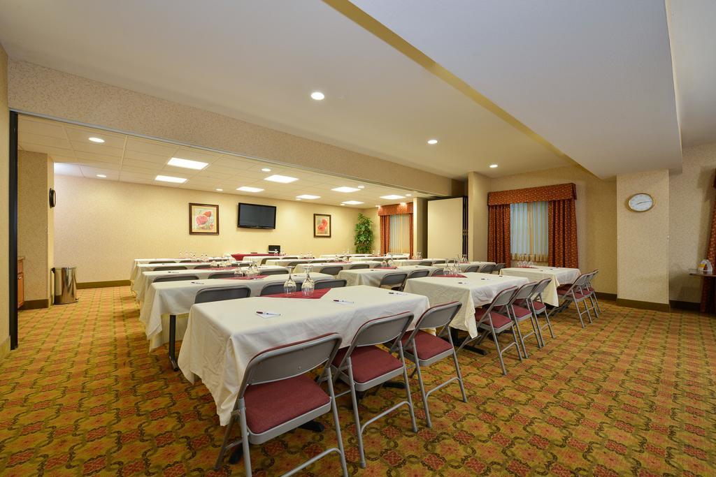 Comfort Suites Eugene Exterior foto