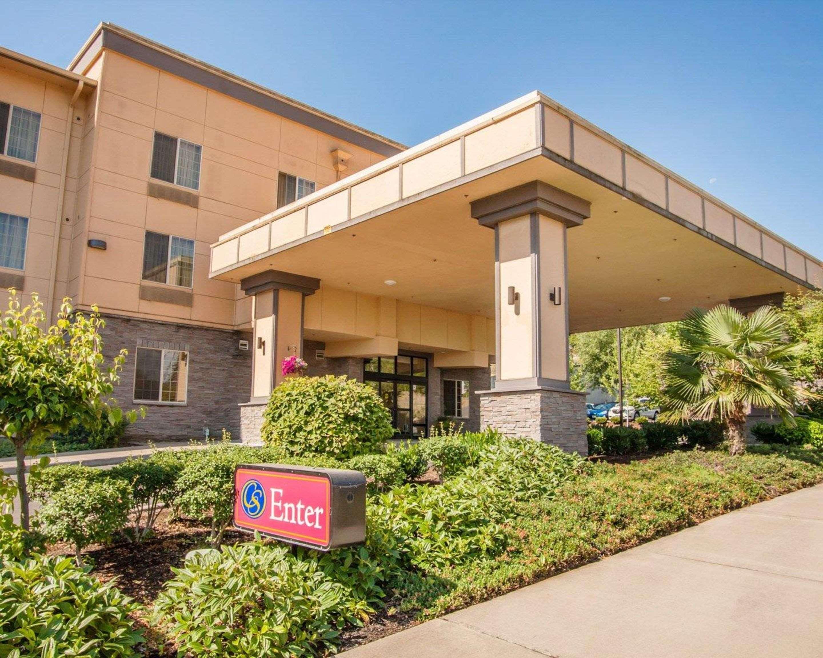 Comfort Suites Eugene Exterior foto